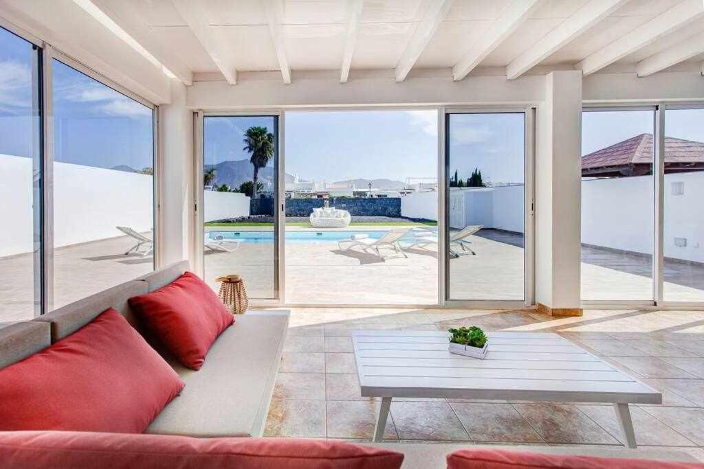 Homu Bianca Fantastica Villa Con Piscina Privad Playa Blanca  Exterior photo