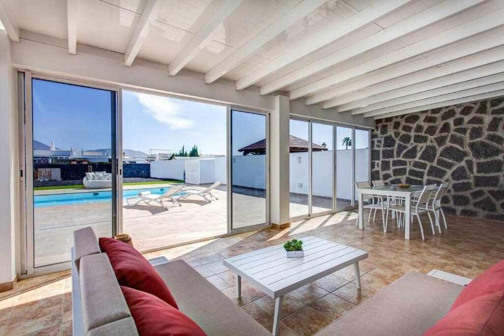 Homu Bianca Fantastica Villa Con Piscina Privad Playa Blanca  Exterior photo